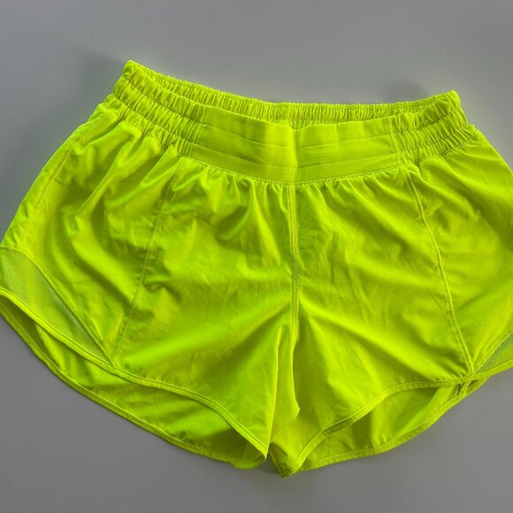 lululemon athletica Pants - Lululemon Hotty Hot Low-Rise Lined Short 4", in High Level, Size 8